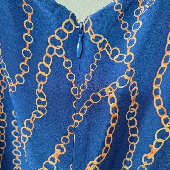 L'agence Women's Chain Print 100% Silk Cropped Jumper. Navy/Gold Size 8 - Picture 8 of 10